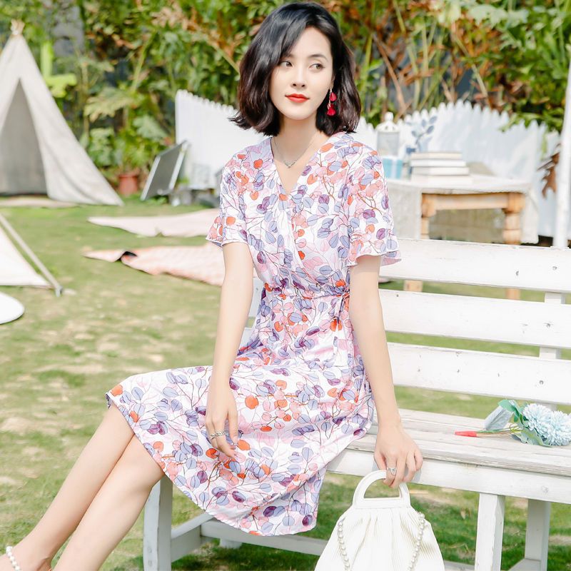 新款棉綢連衣裙女夏季中長款收腰顯瘦時尚碎花大擺裙人造棉沙灘裙