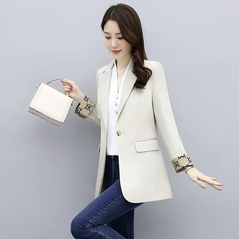 Small suit jacket women's short 2022 spring and autumn new net red fried street casual three-quarter sleeve suit jacket women