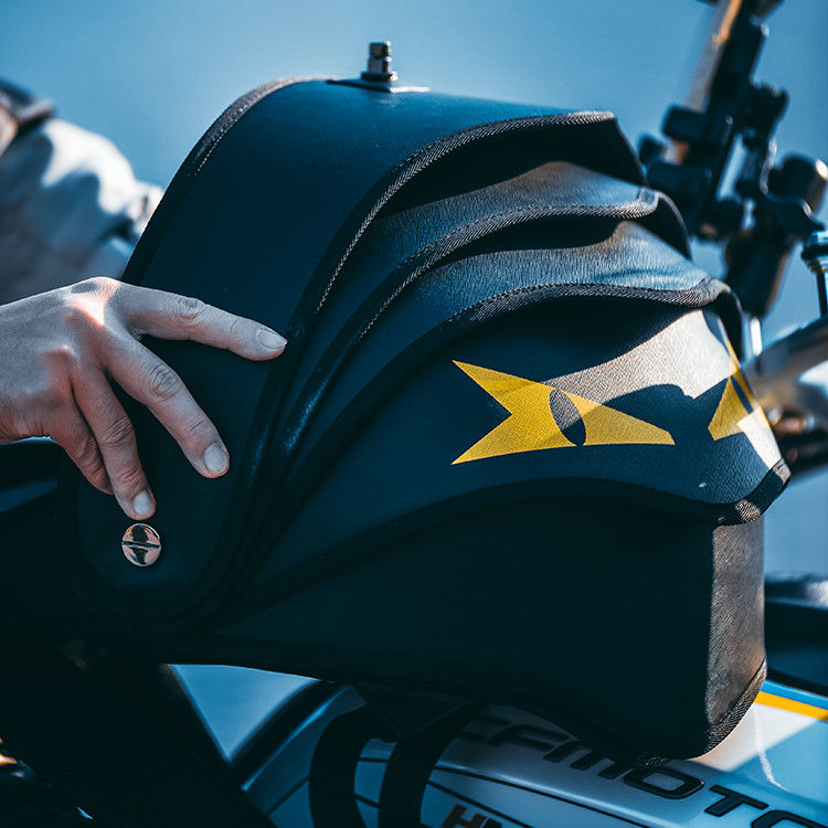 创意小怪兽头盔双肩包男骑士机车背包大容量摩托车旅行防水书包