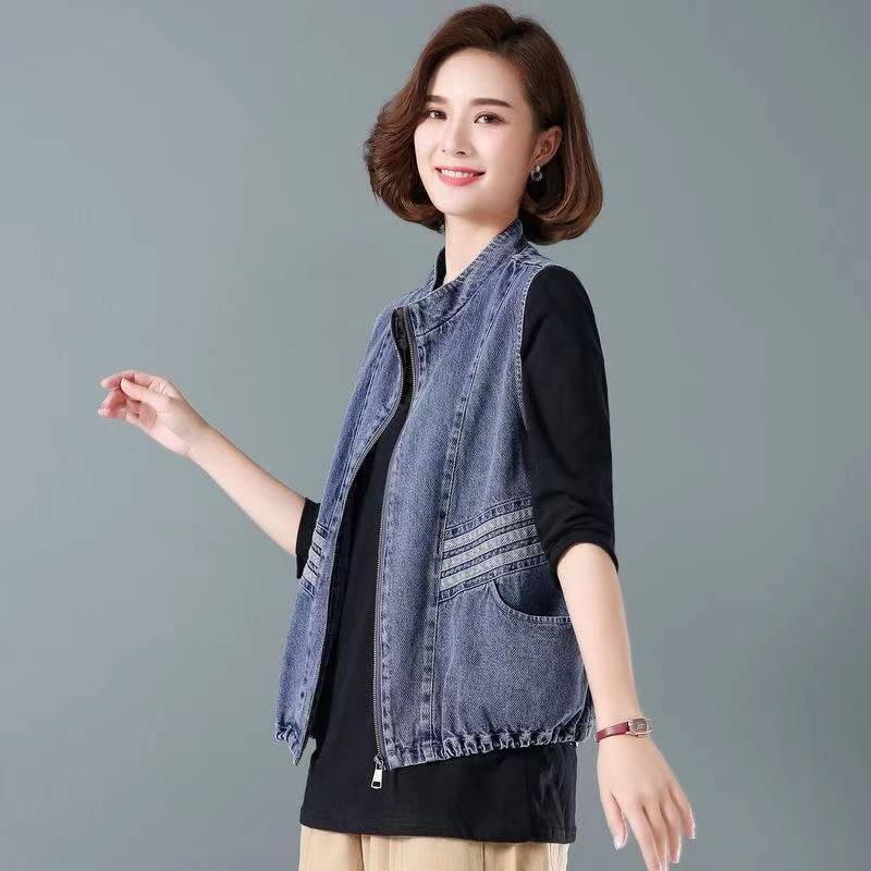 Denim vest women's 2022 spring and autumn new products big pocket sleeveless loose vest all-match loose short top trendy