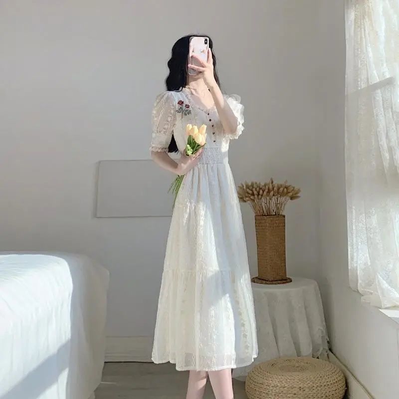 蕾絲刺繡2023裙子新款顯瘦氣質茶歇法式復古小眾仙女蕾絲連衣裙