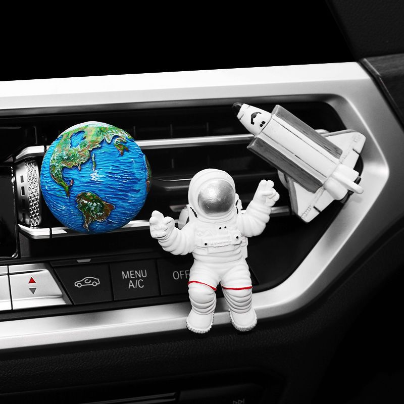 Car Aromatherapy Perfume Car Astronaut Car Interior Accessories Outlet Cartoon Decoration Supplies Astronaut Ornament