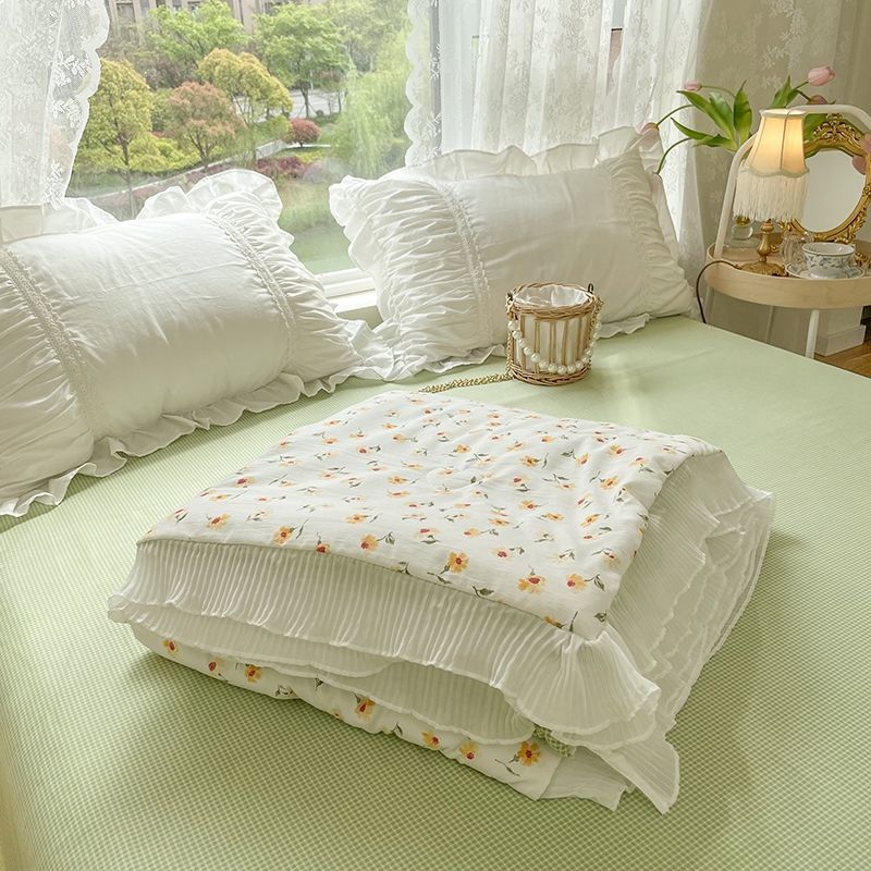 Summer ins small fresh AB single summer quilt air-conditioned quilt pleated lace summer quilt four-piece dormitory three-piece set