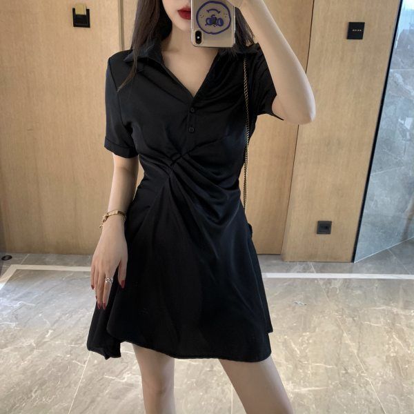 短款連衣裙女2023新款女裝小眾設計感收腰顯瘦不規則小黑裙裙子潮