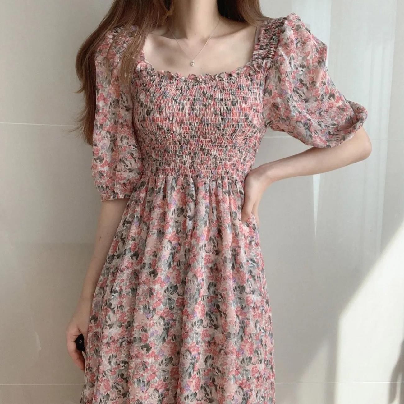甜美法式初戀輕熟溫柔赫本風碎花收腰顯瘦氣質方領仙女連衣裙子夏