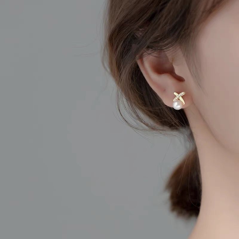 S925纯银甜美珍珠法式耳钉设计感小巧交叉线条镶钻简约夏季女耳饰