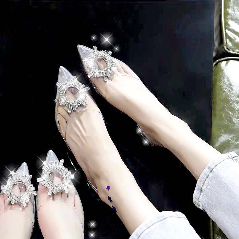 凉鞋女新款夏季尖头钻扣透明包头拖仙女风平底水晶跟伴娘婚鞋