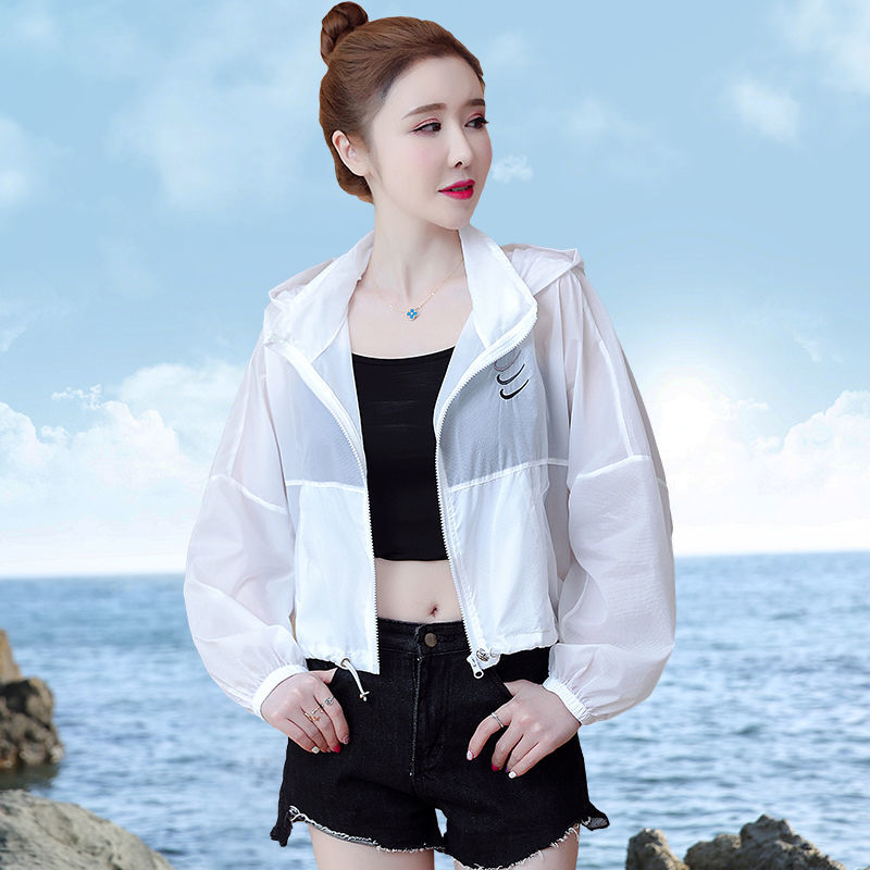 Small white sunscreen women's 2023 new summer thin hooded sunscreen short breathable sunscreen jacket