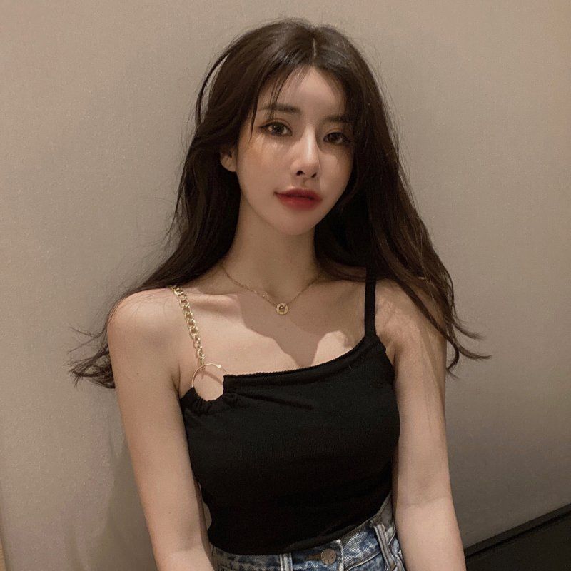 Design sense niche metal chain outer wear knitted small camisole women's short bottoming slim top top with tide