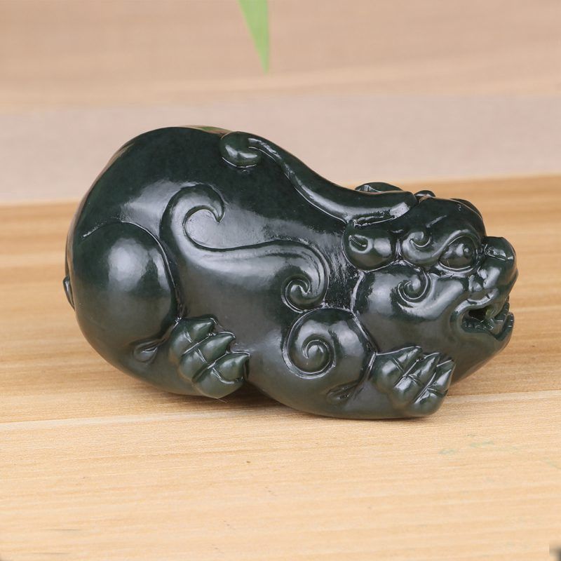 新品玉雕大师苏晓非工作室出品巧雕天然玉石和田玉青玉貔貅手把件