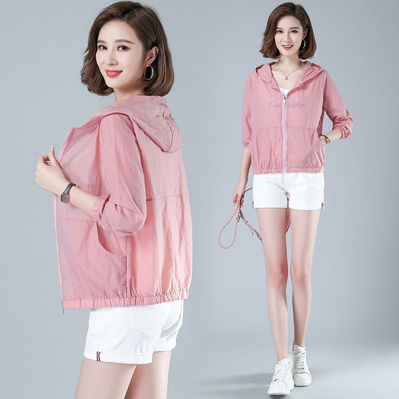 Sunscreen women 2022 summer new mother wearing middle-aged and elderly sunscreen clothing UV long sleeve thin coat tide