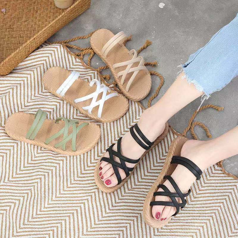 Fashion pop sandals slippers women's summer new wear out fashion flat bottom Rome non slip Beach Women's versatile student