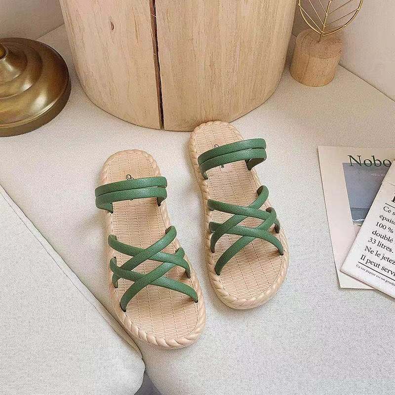 Fashion pop sandals slippers women's summer new wear out fashion flat bottom Rome non slip Beach Women's versatile student