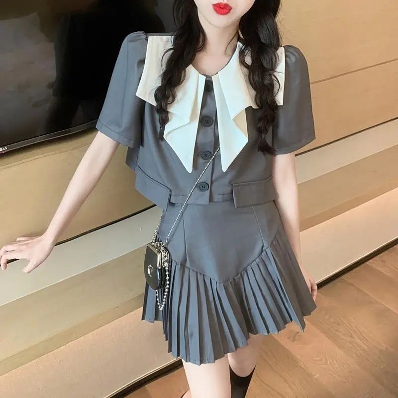 [Two-piece suit] Korean style light familiar royal sister style suit jacket design sense small suit high waist pleated skirt