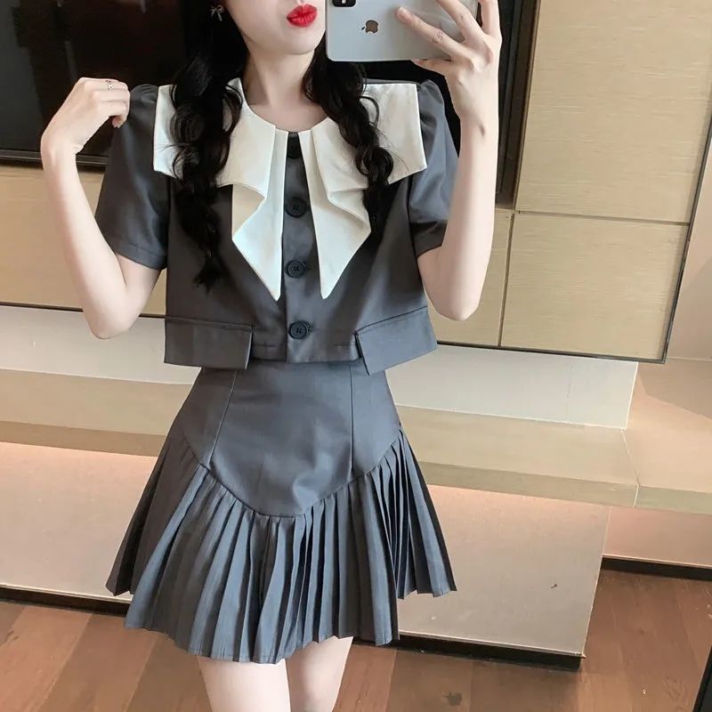 [Two-piece suit] Korean style light familiar royal sister style suit jacket design sense small suit high waist pleated skirt