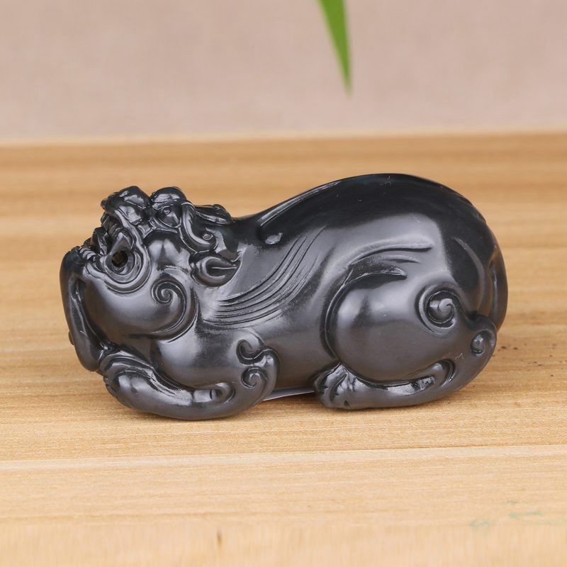 新品省级玉雕大师苏晓非原创亲工巧雕天然和田玉青花貔貅手把件
