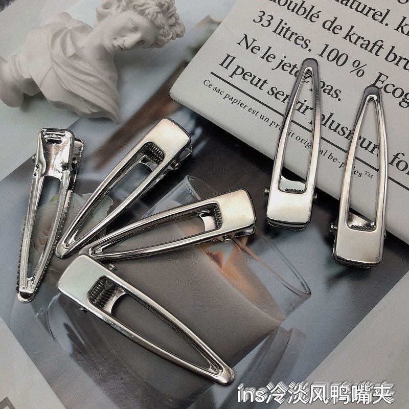 Japanese and Korean ins cool style metal hair clip brushed hollow bangs broken hair side clip ins blogger same style duckbill clip