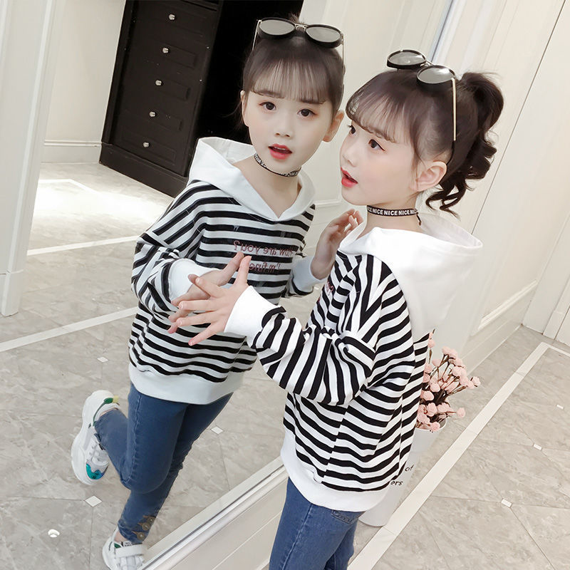 Girls' autumn long-sleeved top Korean version loose and western style children's student hooded sweater spring and autumn models 2022 new