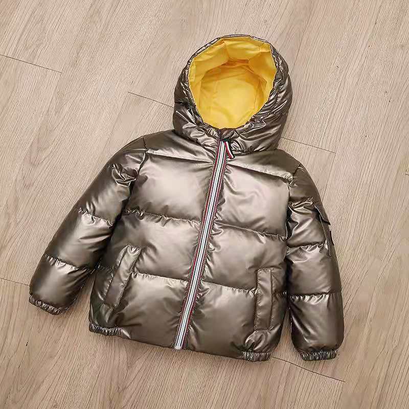 Anti-season children's down jacket boy's wash-free thickened winter clothing girl's foreign style short section large, medium and small baby hooded jacket