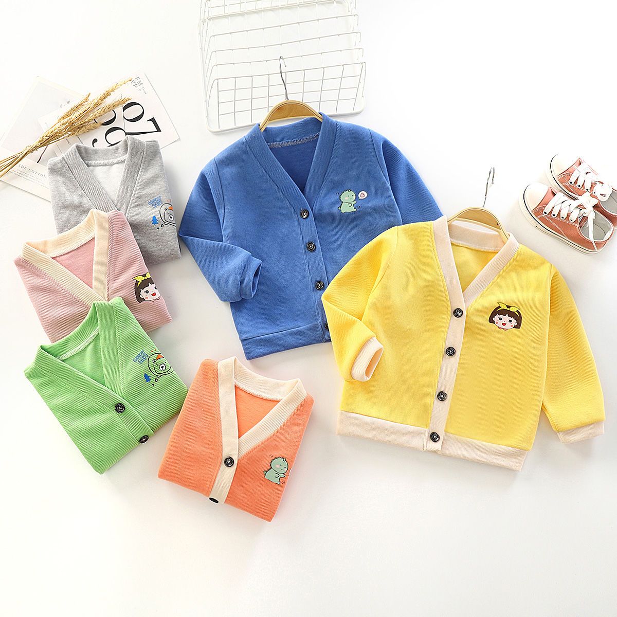 New children's knitted jackets for boys and girls, spring and autumn Korean style bottoming shirts, cardigans, baby fashion knitted sweaters tops