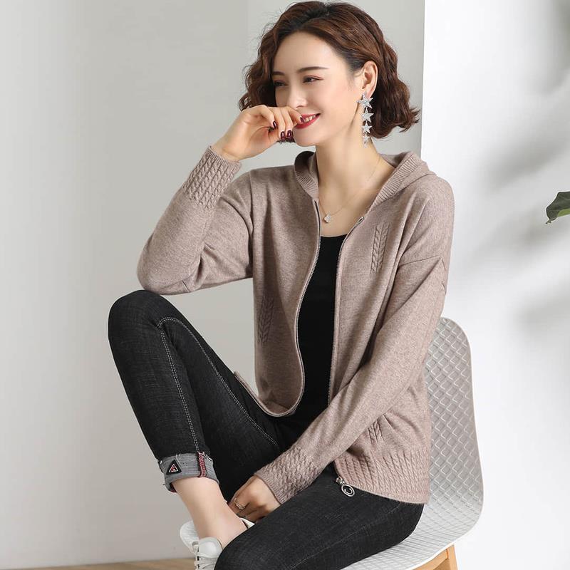连帽针织开衫女士短款2021年春秋新款女装洋气外搭毛衣针织外套女