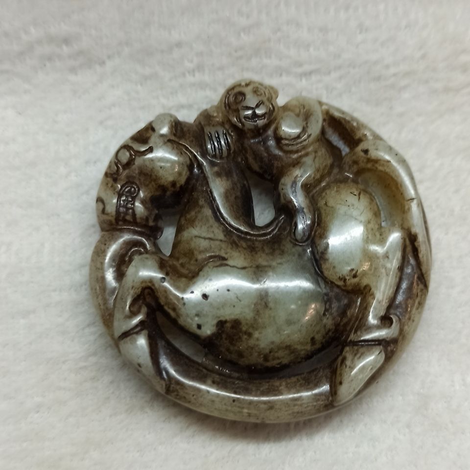古玉老玉马上封侯手把件老岫玉古玩玉石玉佩古董生肖马上猴