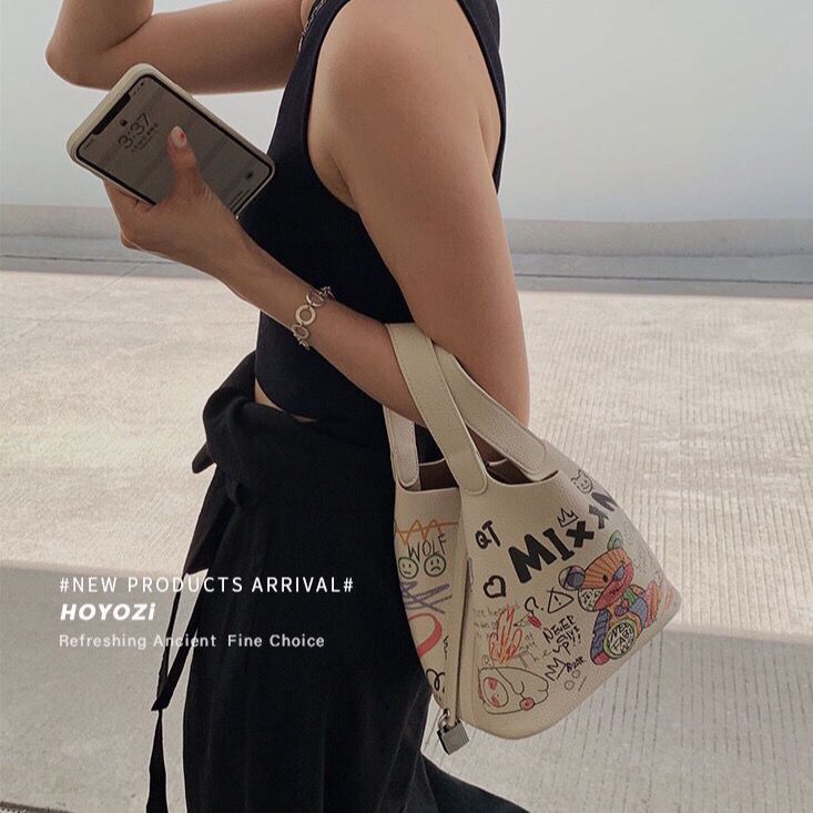 小優家包包 HOYOZI 童趣小熊菜籃子水桶包包2021新款潮托特包女夏