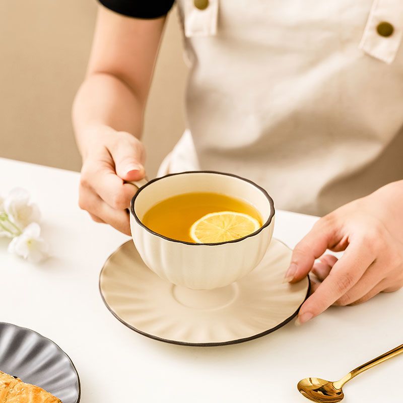 陶瓷复古咖啡杯带勺北欧式下午茶碟套装家用高颜值ins早餐花茶杯
