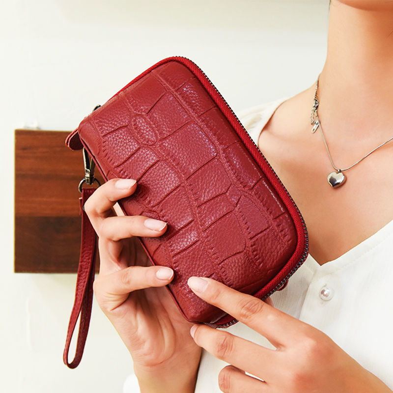 Genuine leather mobile phone bag, women's cowhide clutch bag, fashionable embossed coin purse, versatile large-capacity handbag, high-end soft leather bag