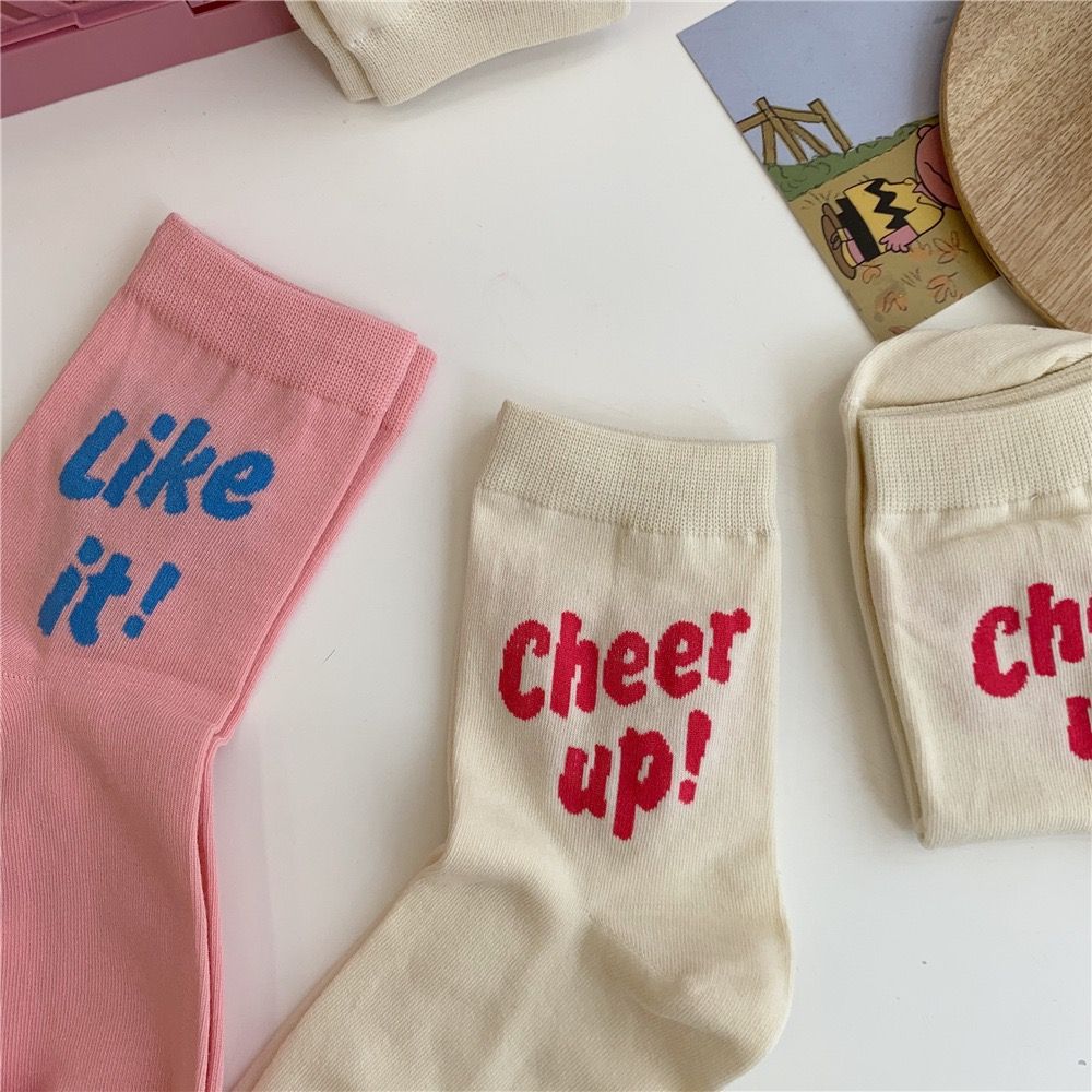 Korean letter medium tube socks, girl's heart socks, children's ins fashion, autumn and winter versatile college wind and Sun Department solid color sports socks