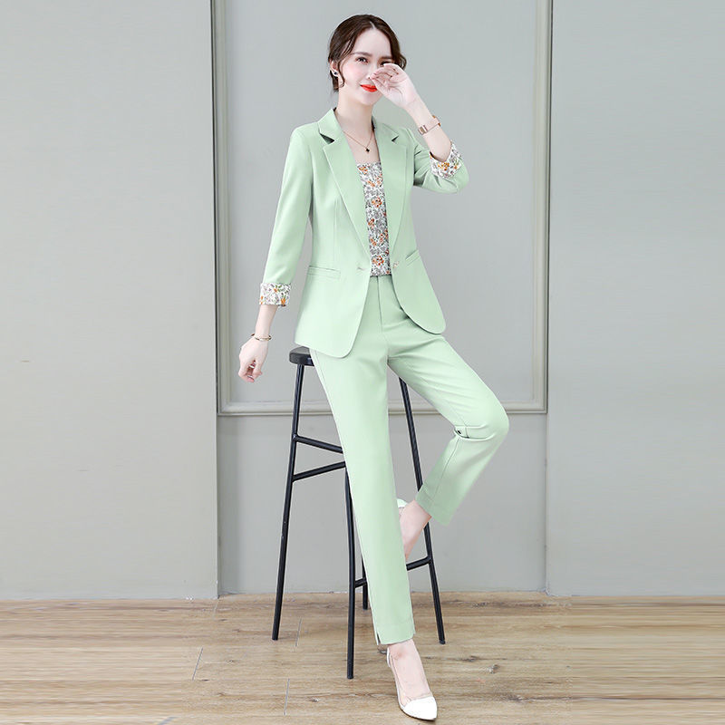 Small suit three-piece set women's spring and autumn clothes new temperament small fragrant wind thin professional suit suit foreign style outerwear women