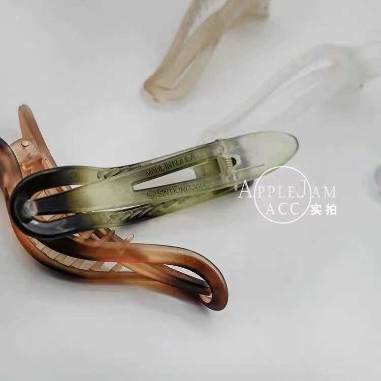 Korean version versatile matte ink color plate hair traceless duck beak clip large back of head grasp clip how much hair clip