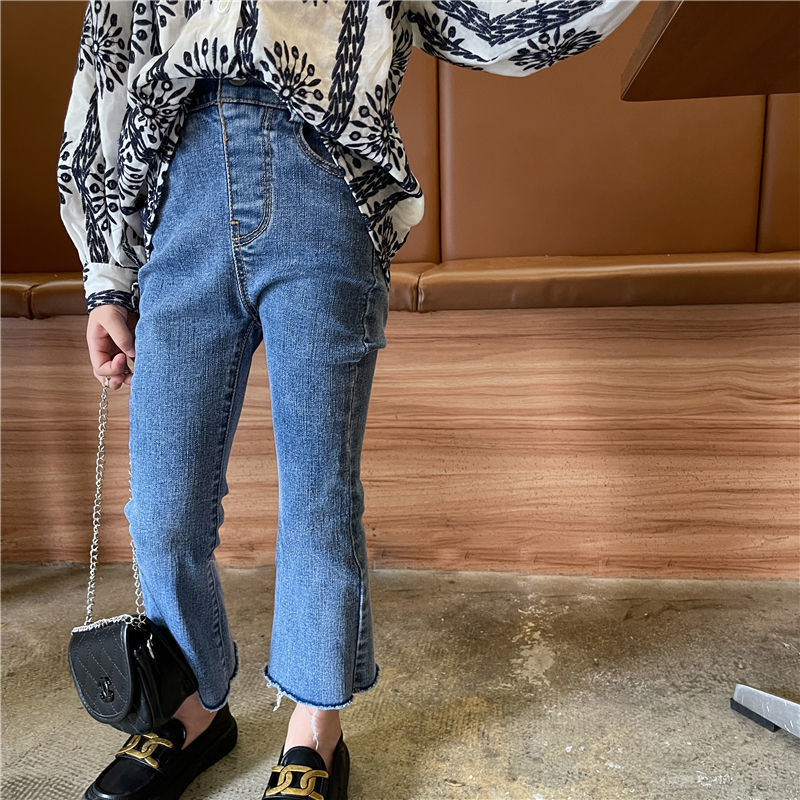 女童春秋牛仔褲韓版洋氣兒童秋褲長褲女寶寶秋季時髦開叉喇叭褲潮