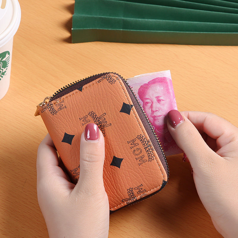[28 card slots] card holder women's 2021 exquisite high-end large-capacity anti-degaussing small anti-theft card holder