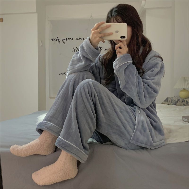 Coral fleece pajamas women's autumn and winter plus velvet thick student Korean version cute loose cardigan flannel home service suit