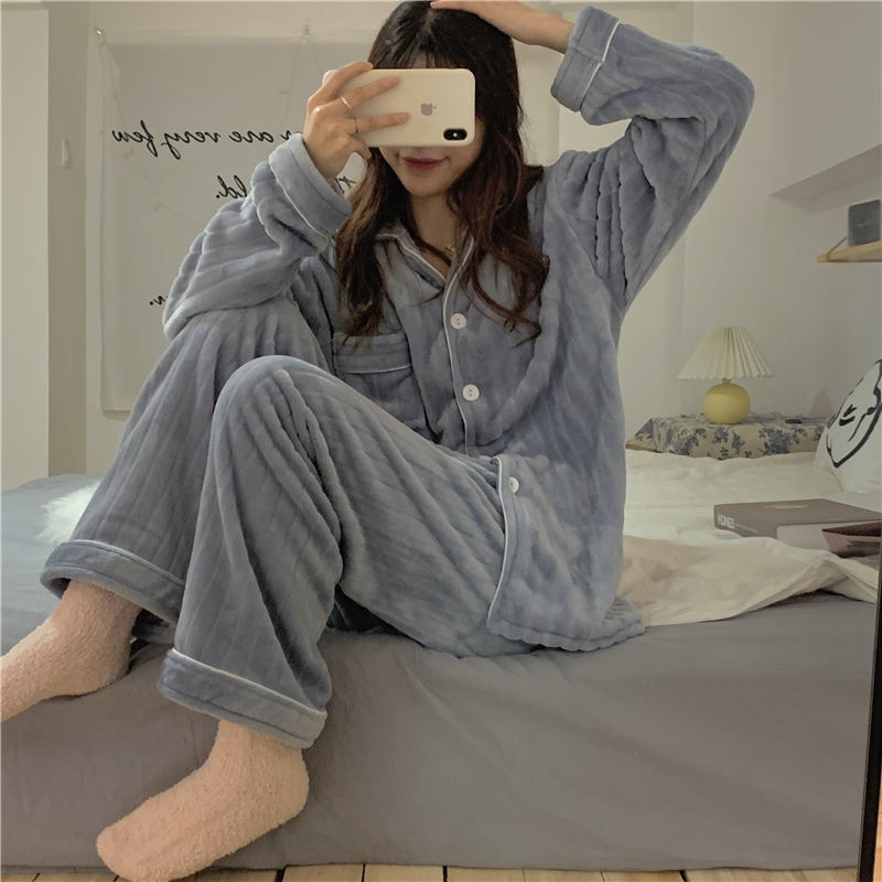 Coral fleece pajamas women's autumn and winter plus velvet thick student Korean version cute loose cardigan flannel home service suit