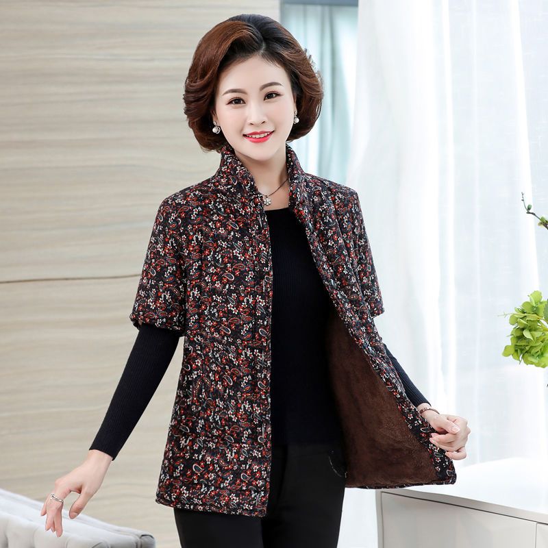 Middle-aged and elderly women's waistcoat jacket women's autumn and winter clothes short grandma's outerwear vest plus velvet thickening to keep warm mother's cotton vest