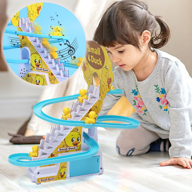 小黄鸭子爬楼梯儿童小猪益智拼装玩具电动轨道滑滑梯