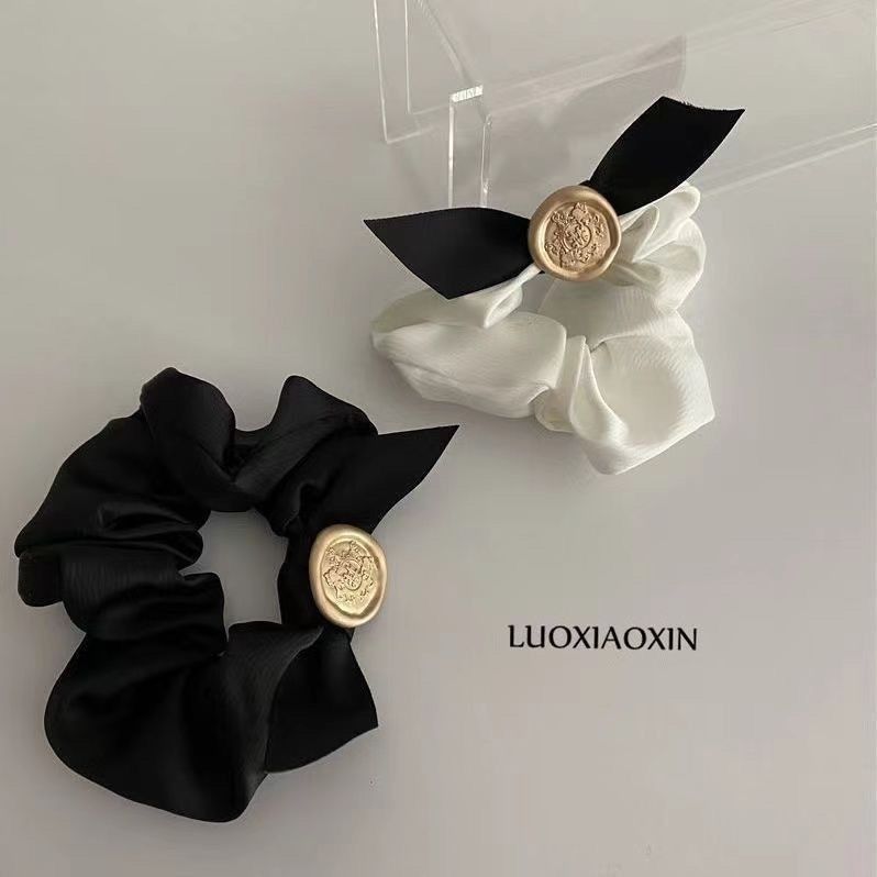 Retro small fragrant style hair tie ~ ins cold style autumn and winter French bow large intestine ring hair rope gold coin headband hair accessory