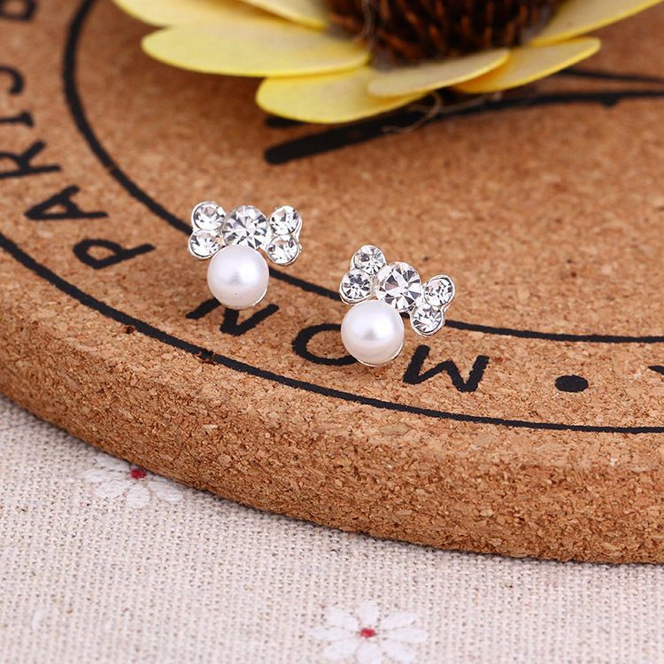 Stud Earrings Female Student Korean Version Simple Personality Temperament Cute Hypoallergenic Ear Jewelry Fashion Internet Celebrity Versatile Earrings