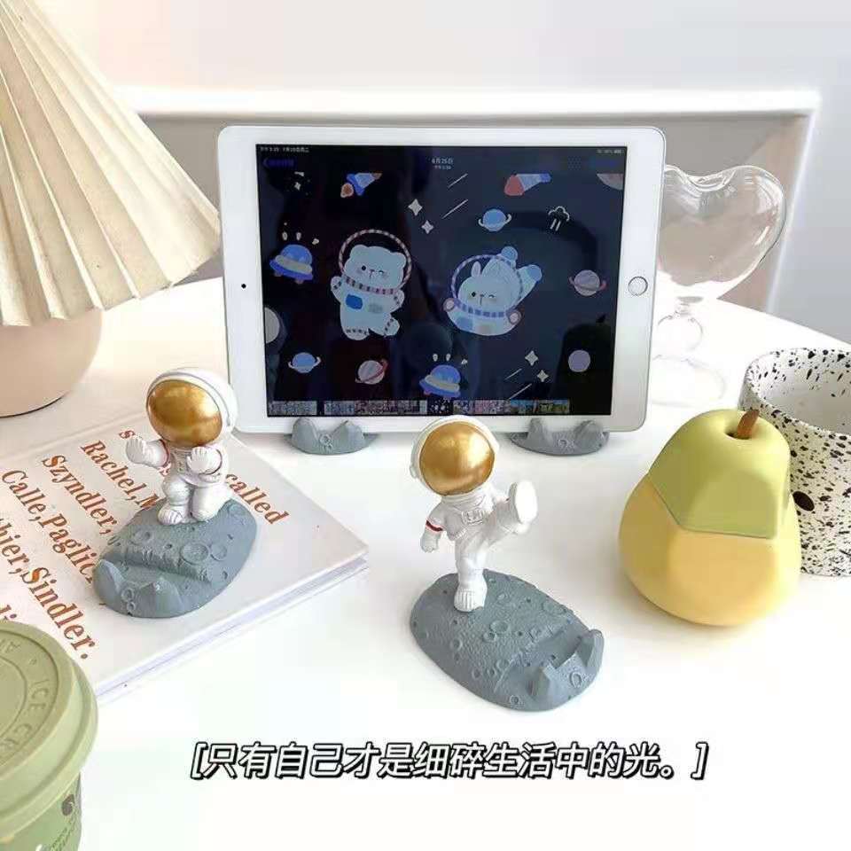 宇航员小摆件幸福感办公室好物桌面车载ins风七夕生日礼物太空人 虎窝拼