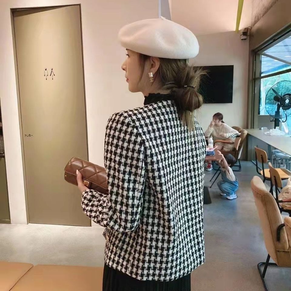 2024 New Autumn British Retro Suit Short Long Sleeve Top Women's Houndstooth Small Fragrant Style Short Jacket