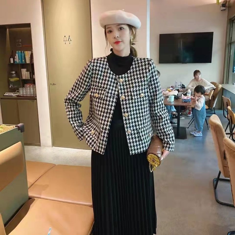 2024 New Autumn British Retro Suit Short Long Sleeve Top Women's Houndstooth Small Fragrant Style Short Jacket