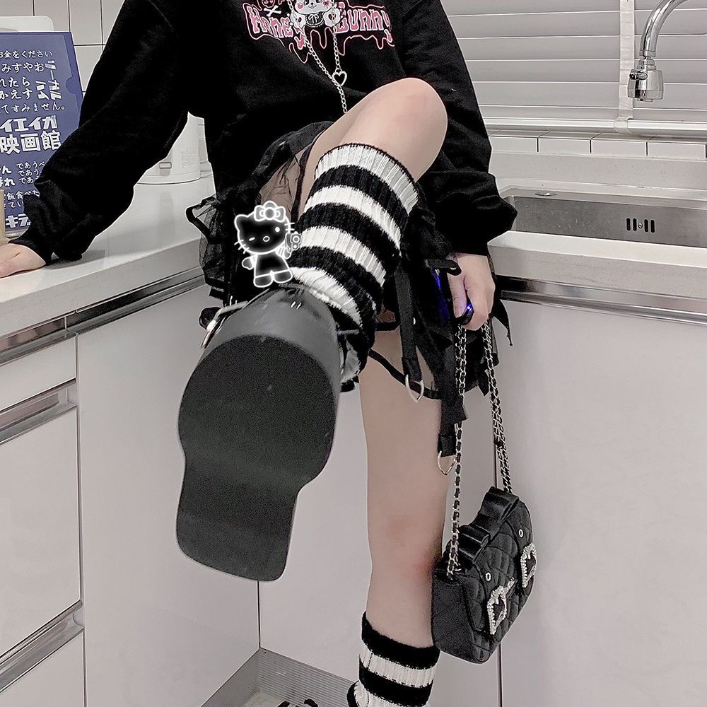 日系Lolita原宿黑白条纹针织中筒堆堆袜女秋冬jk学生保暖小腿袜套