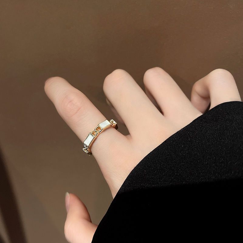 Anello di design minimalista per donna, anello aperto_voghion.com
