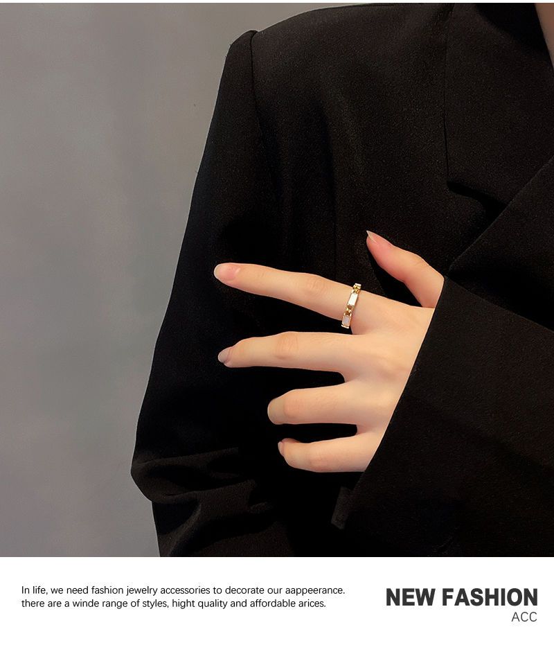 Anello di design minimalista per donna, anello aperto_voghion.com