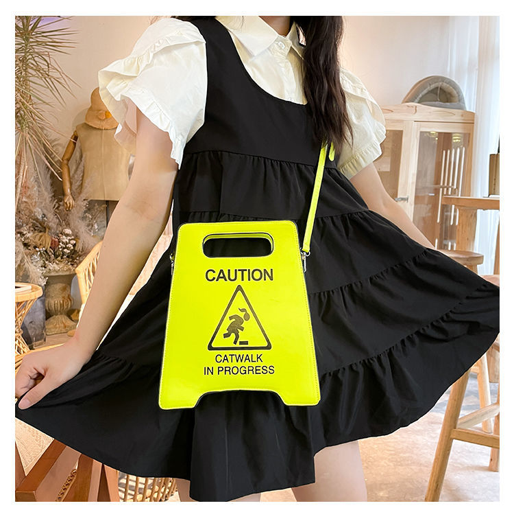 PU nouveau signe de stationnement personnalisé amusant créatif interdit de conduite mode fille sac à bandoulière marée_voghion.com