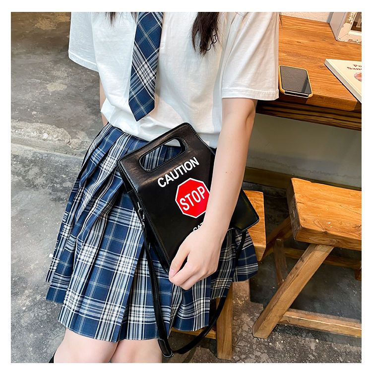 PU nouveau signe de stationnement personnalisé amusant créatif interdit de conduite mode fille sac à bandoulière marée_voghion.com