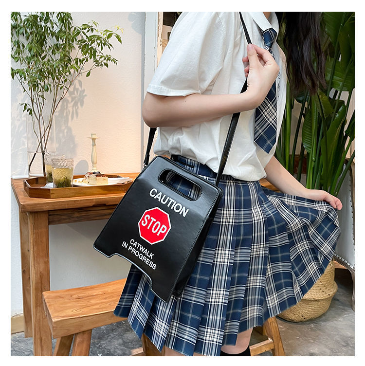PU nouveau signe de stationnement personnalisé amusant créatif interdit de conduite mode fille sac à bandoulière marée_voghion.com