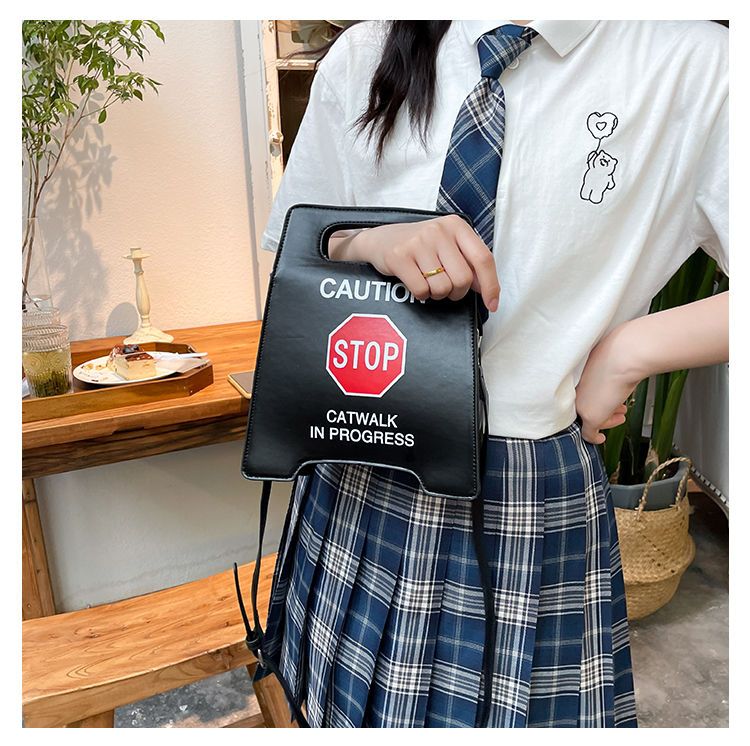 PU nouveau signe de stationnement personnalisé amusant créatif interdit de conduite mode fille sac à bandoulière marée_voghion.com